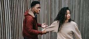 10 señales de advertencia de que estás en una relación abusiva.
